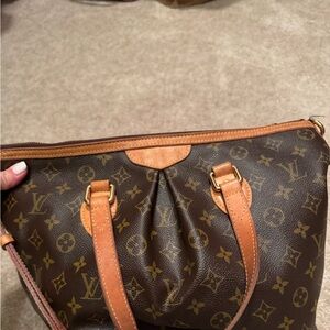 LV shoulder handbag. Gently used in great condition.